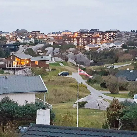 Holiday 펜션 Sirevåg